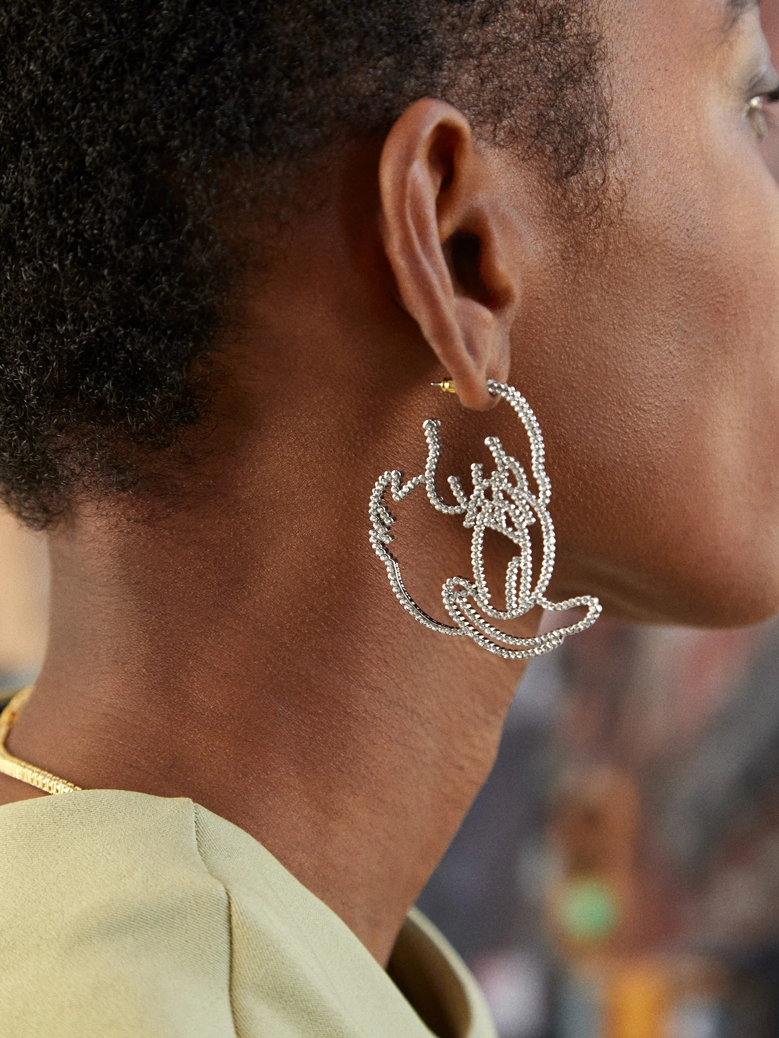 Daisy Duck Disney Outline Earrings - Daisy Duck - Image 4